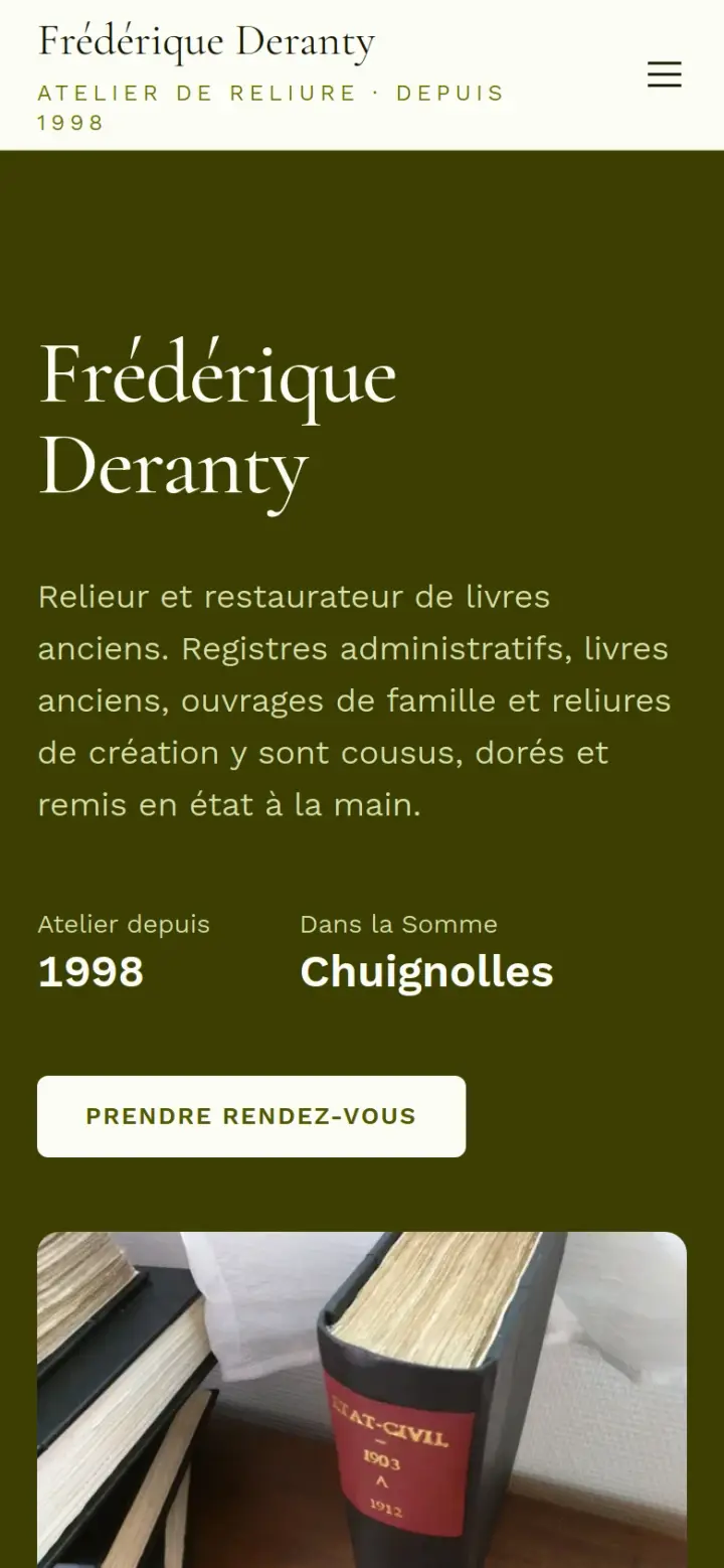 La même page d'accueil de la maquette, vue sur un téléphone